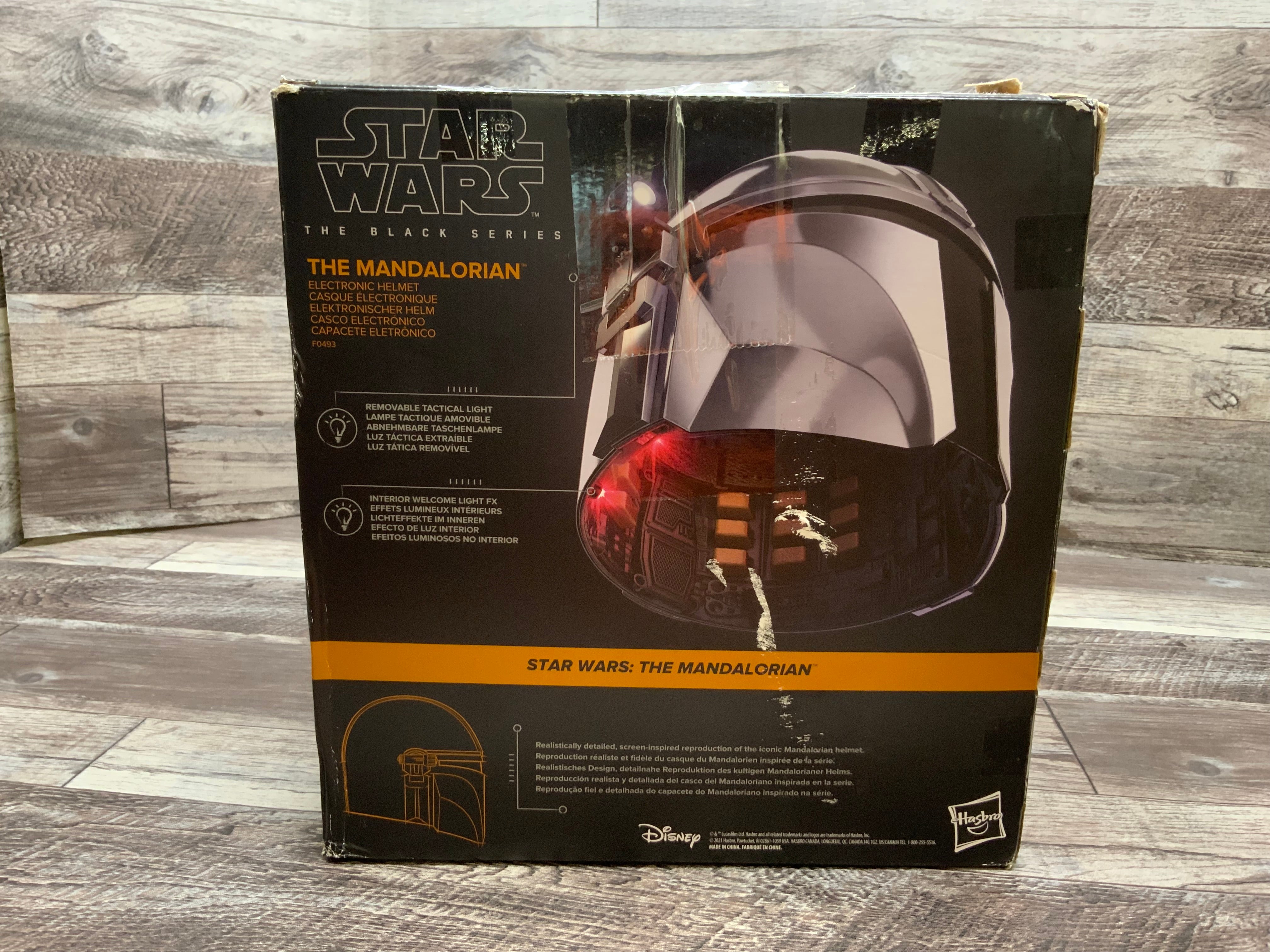 STAR WARS The Black Series The Mandalorian Premium Electronic Helmet (8079645311214)